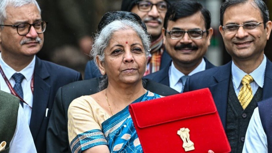 ₹99 लाख की सब्सिडी विवाद पर केंद्रीय मंत्री पर सियासी घमासान