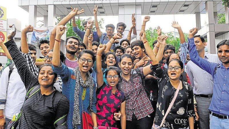 NEET UG 2026 री-एग्जाम रिजल्ट घोषित: 11.21 लाख से ज्यादा उम्मीदवार पास, आर्यन गुप्ता और पंशुल बंसल 715 अंकों के साथ टॉपर