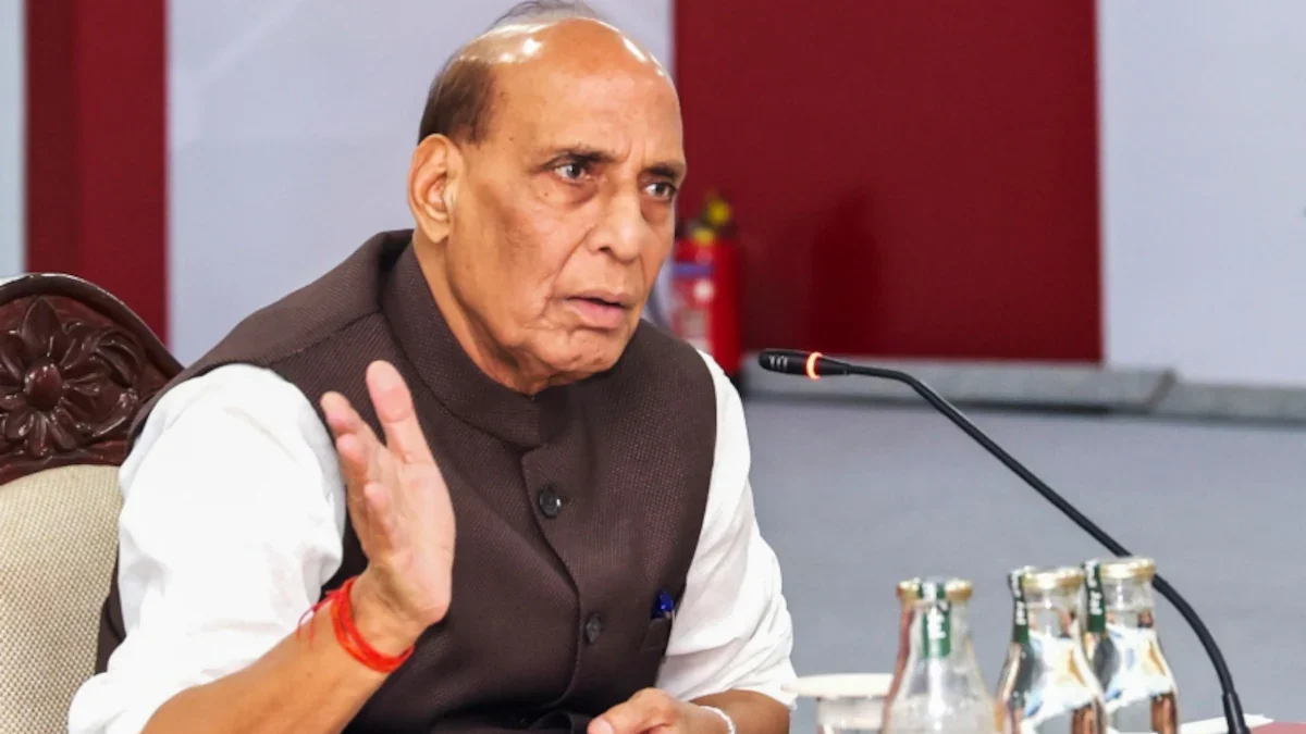 ऑपरेशन सिंदूर विवाद गहराया, विपक्ष ने राजनाथ सिंह के खिलाफ पेश किया विशेषाधिकार हनन नोटिस